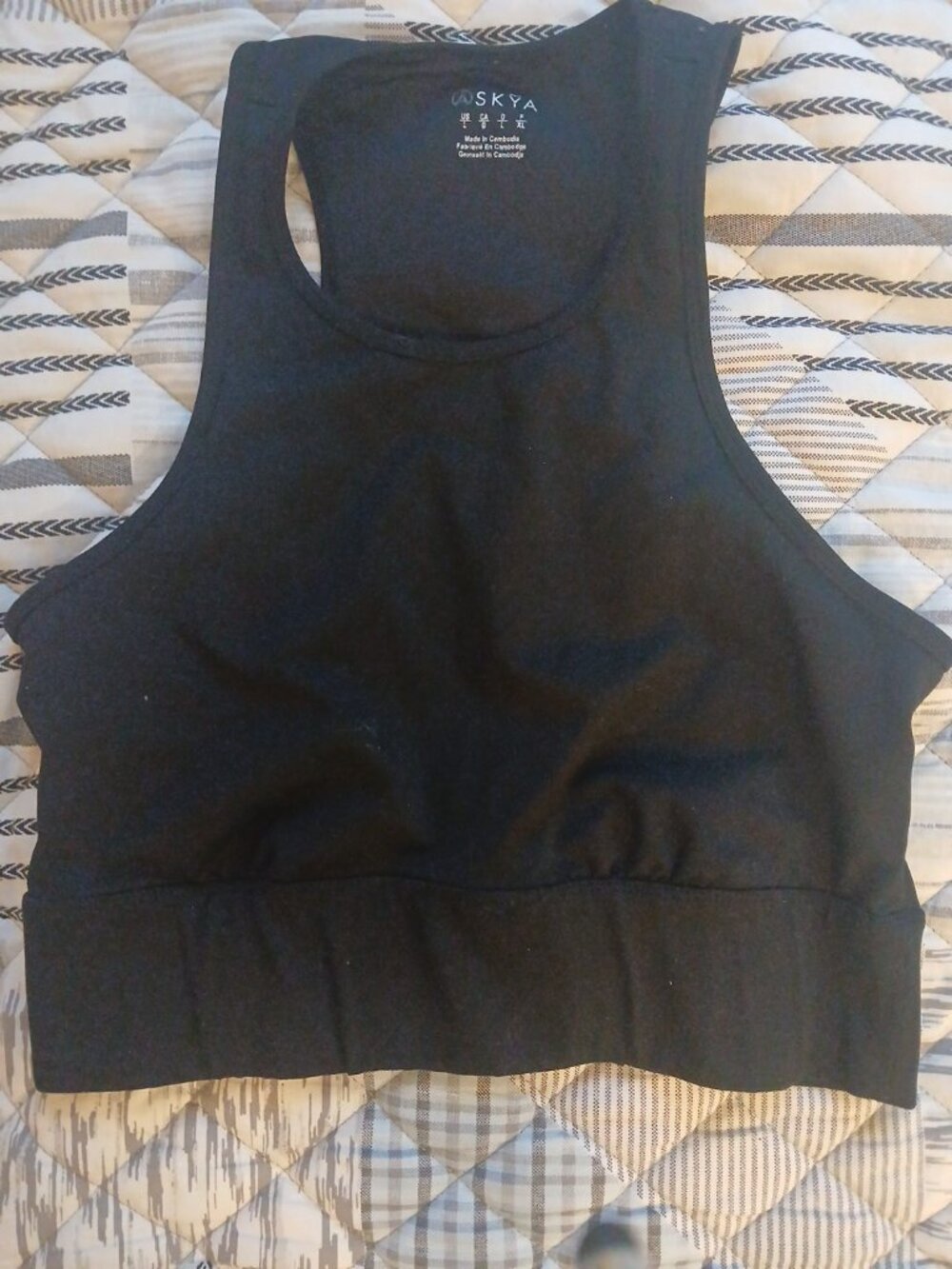 SKYA Black Racerback Crop Sports Bra Athletic Top Size M/L